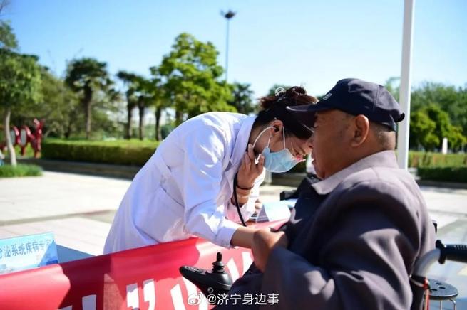 大型义诊周暨巡回医疗活动】9月22日,济宁市第一人民医院组织呼吸与